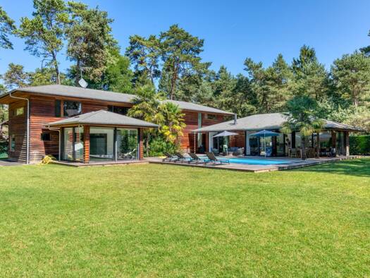 Villa à vendre 2 850 000 € 7 pièces 5 chambres 347 m² 1 735 m² de terrain Sciez 74140