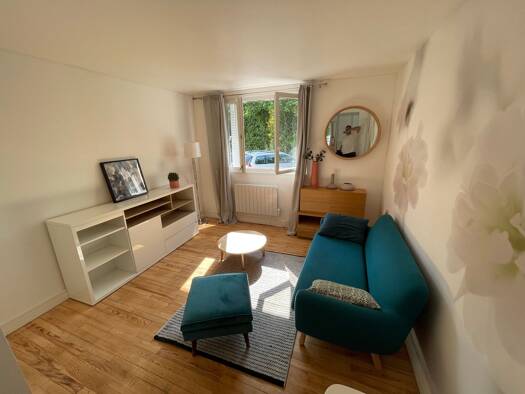 Appartement à louer 950 € 3 pièces 2 chambres 53 m² RDC/6 Antiquaire - Notre Dame  Grenoble 38000