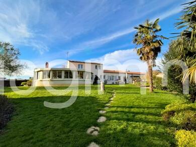 Maison en viager Bouquet 128 000 € 5 pièces 3 chambres 205 m² 3 547 m² de terrain Saint Paul en Pareds 85500