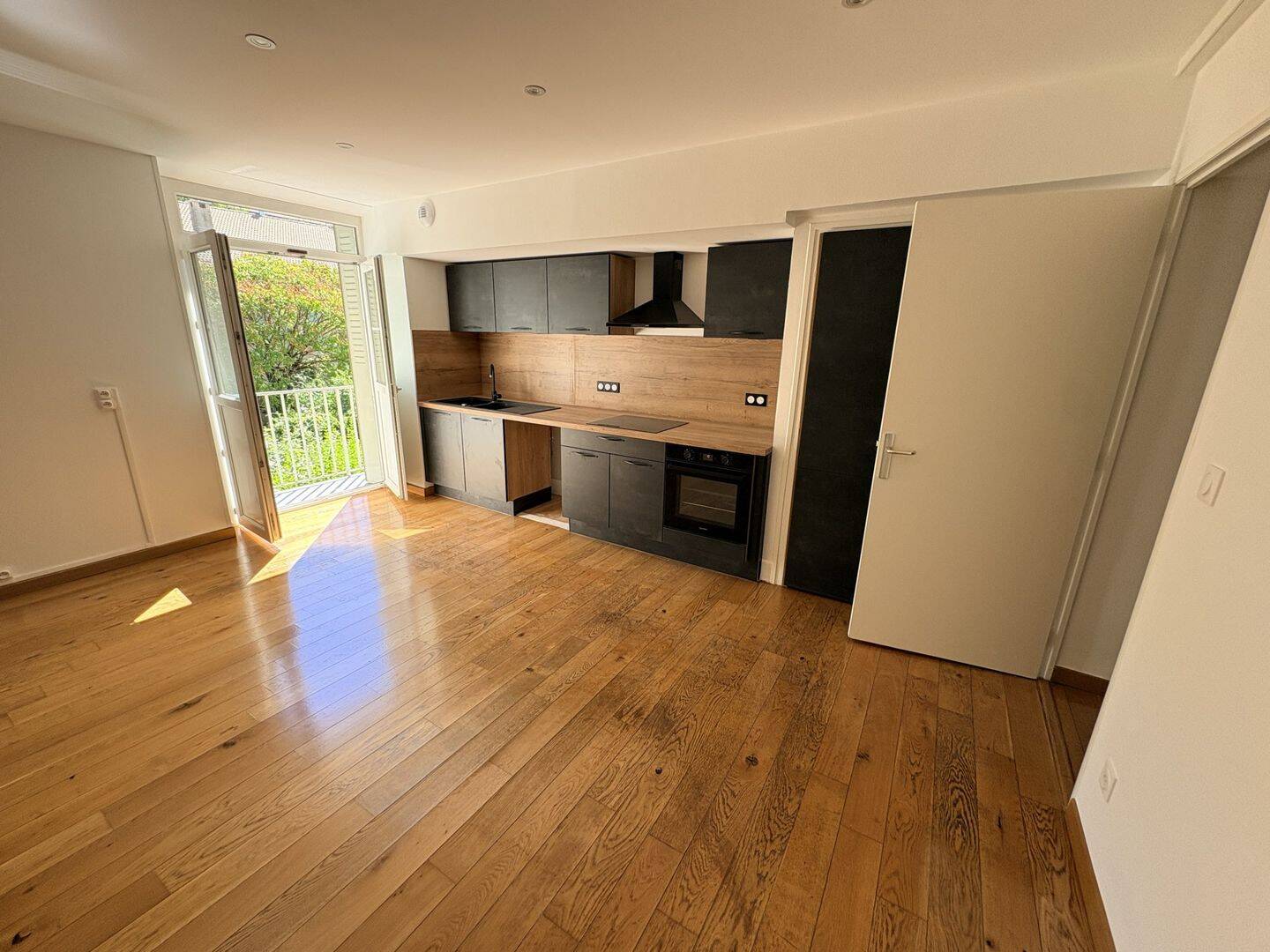 Appartement 4 pièces 142 m² · à Saint-Jean-en-Royans · 141,6 m² · 1 090 €/mois