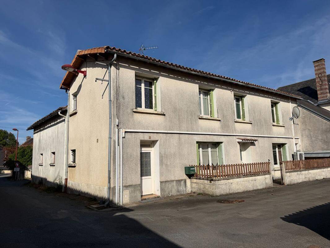 Maison 4 pièces 116 m² · à Fomperron · 116 m² · 88 000 €