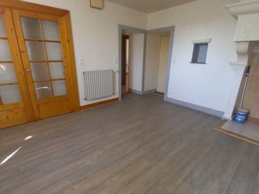 Appartement à louer 670 € 2 pièces 1 chambre 75 m² Étage 1/1 Chemaudin et Vaux 25320