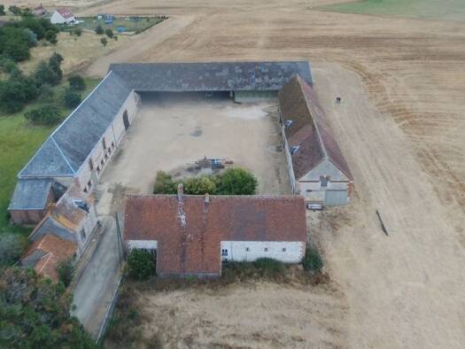 Maison à vendre 344 280 € 5 pièces 4 chambres 90 m² 8 260 m² de terrain Dangeau 28160