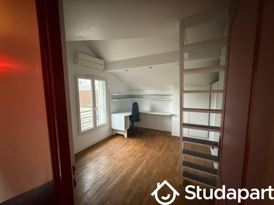 1 pièce 10 m² · à Saint-Denis · 10 m² · 700 €