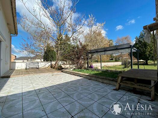 Maison à vendre 204 720 € 7 pièces 5 chambres 160 m² 308 m² de terrain Chepy 51240