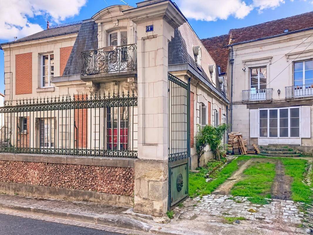 Maison 10 pièces 368 m² · à Preuilly-sur-Claise · 368 m² · 82 000 €