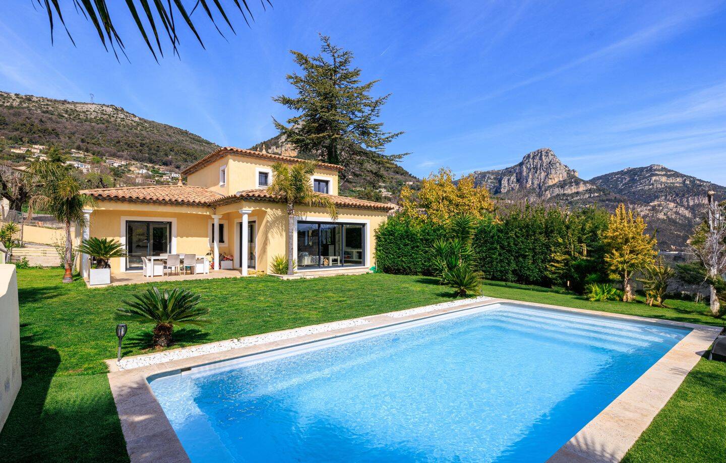 Maison 6 pièces 160 m² · à Vence · 160 m² · 1 050 000 €
