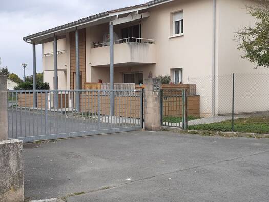 Appartement à louer 625 € 2 pièces 1 chambre 40 m² RDC/1 Saint-Denis-de-Pile 33910