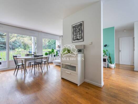 Appartement à vendre 295 000 € 4 pièces 3 chambres 81 m² RDC/8 Chantegrillet Sainte-Foy-lès-Lyon 69110