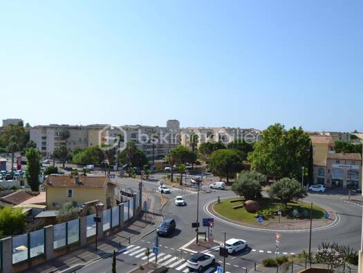 Appartement à vendre 180 000 € 2 pièces 1 chambre 45,4 m² Étage 5/5 Fréjus Plage Fréjus 83600