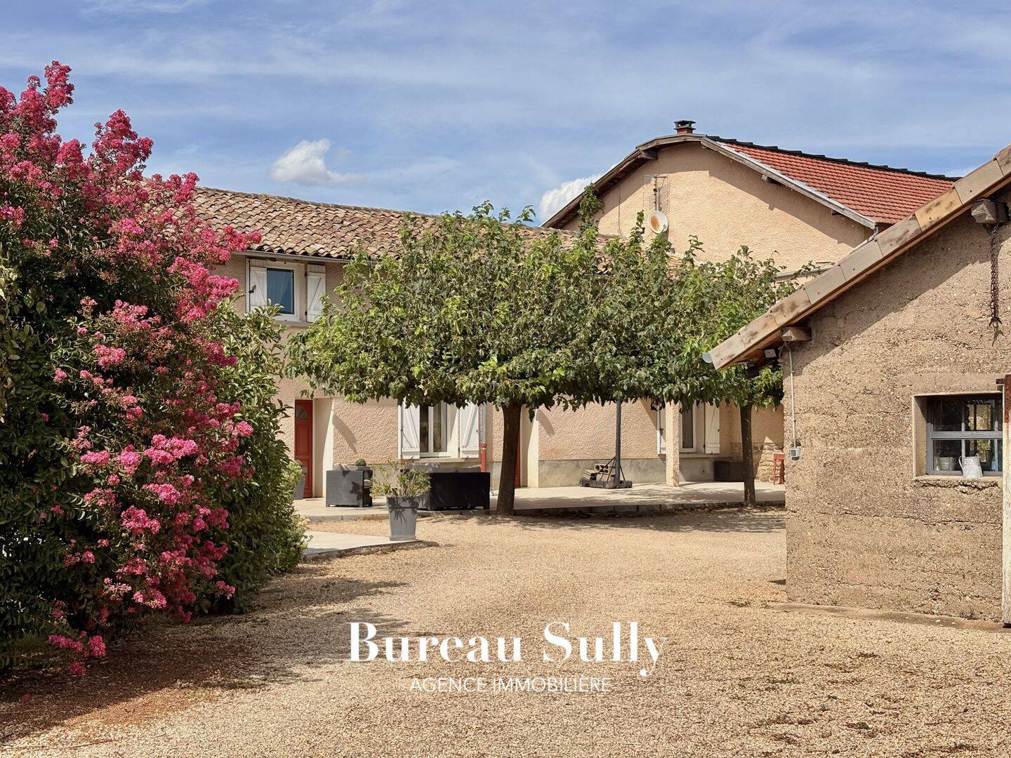 Maison 9 pièces 265 m² · à Taponas · 265 m² · 578 000 €
