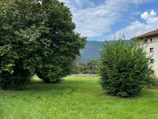 Terrain constructible viabilisé à vendre 550 000 € 1 000 m² de terrain Saint-Eustache 74410