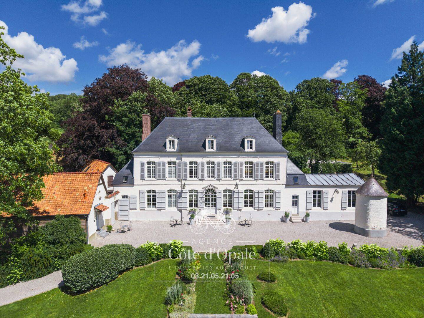 Maison 8 pièces 350 m² · à Doudeauville · 350 m² · 1 870 000 €