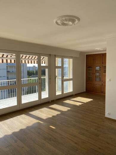 Appartement à louer 869 € 4 pièces 2 chambres 82 m² Étage 5/5 Gibauderie Poitiers 86000