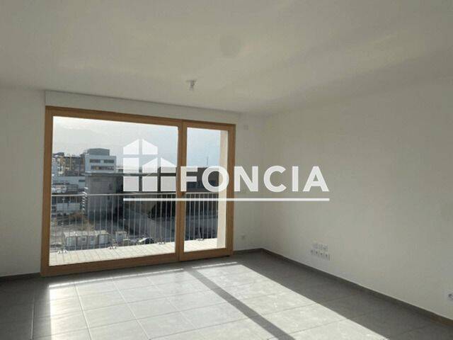 Appartement 3 pièces 63 m² · à Grenoble · 62,7 m² · 954 €