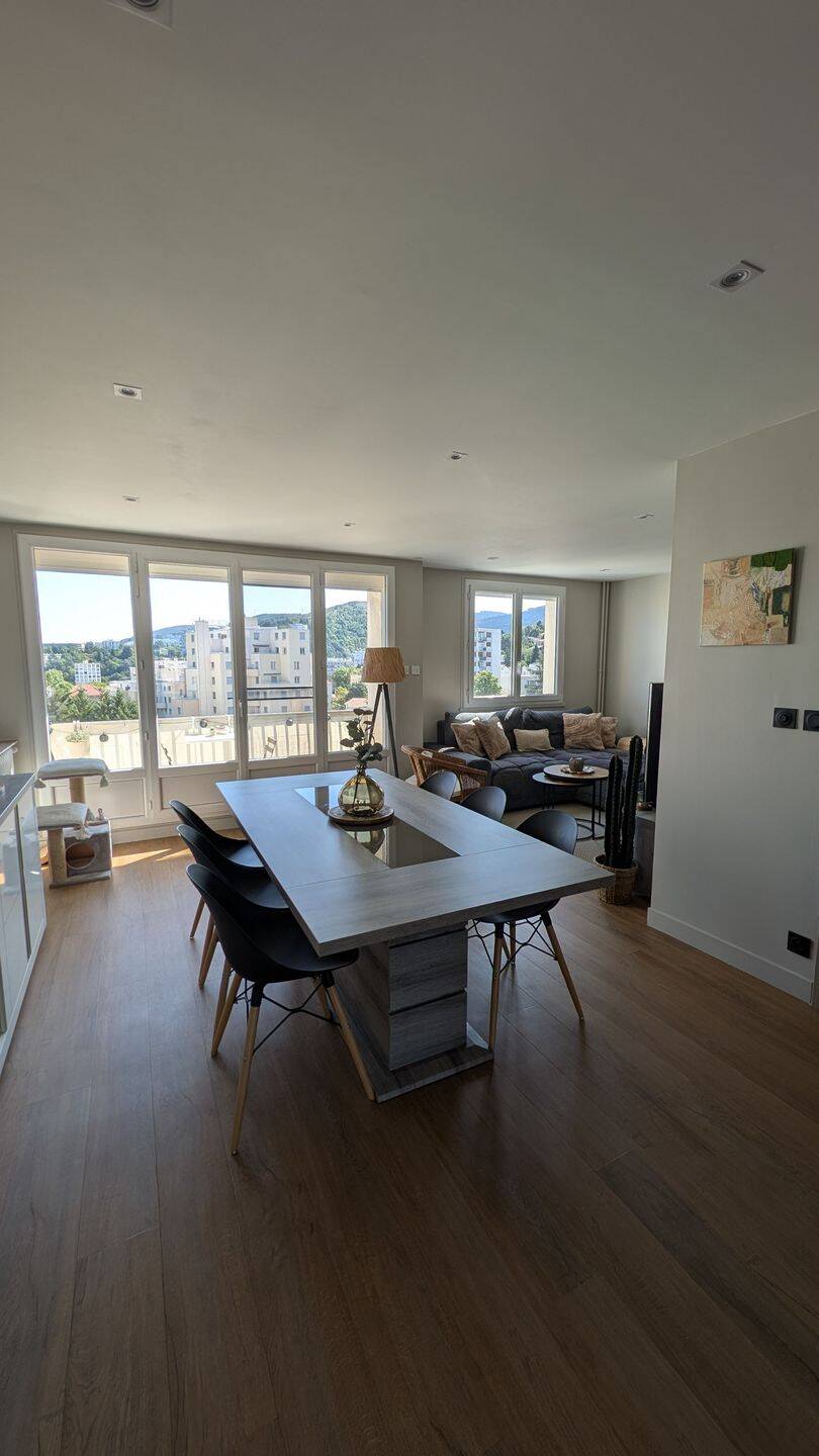 Appartement 3 pièces 80 m² · à Saint-Étienne · 80 m² · 138 000 €