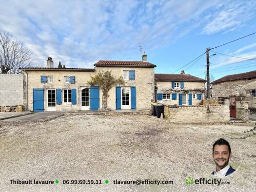 Maison de ville à vendre 165 000 € 6 pièces 3 chambres 158 m² 760 m² de terrain Ruffec 16700