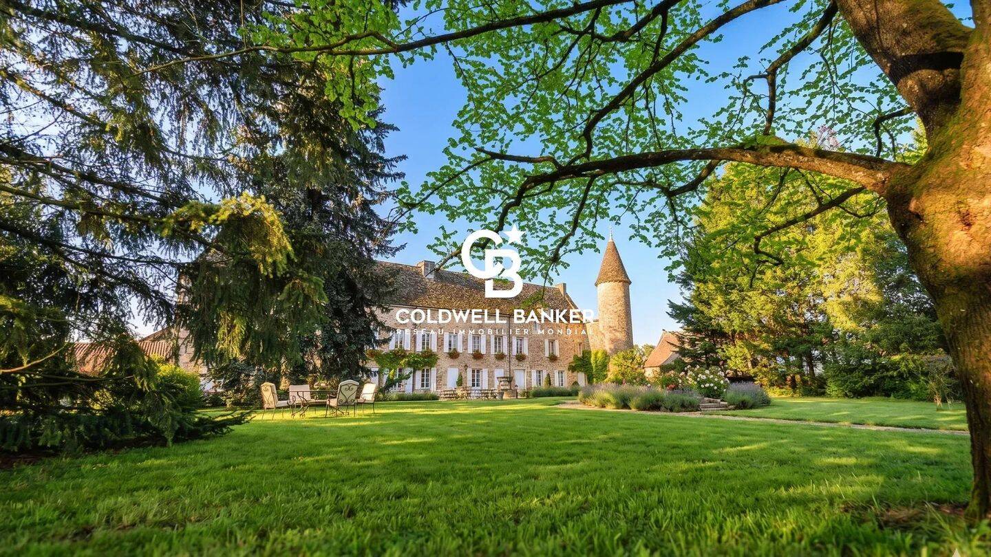 Maison 26 pièces 904 m² · à Fleurville · 903,6 m² · 3 995 000 €