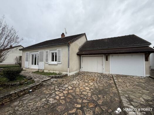 Maison à vendre 134 500 € 3 pièces 2 chambres 62 m² 500 m² de terrain Gien 45500