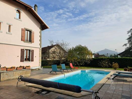 Maison à vendre 649 000 € 7 pièces 4 chambres 177 m² 1 042 m² de terrain Nangy 74380