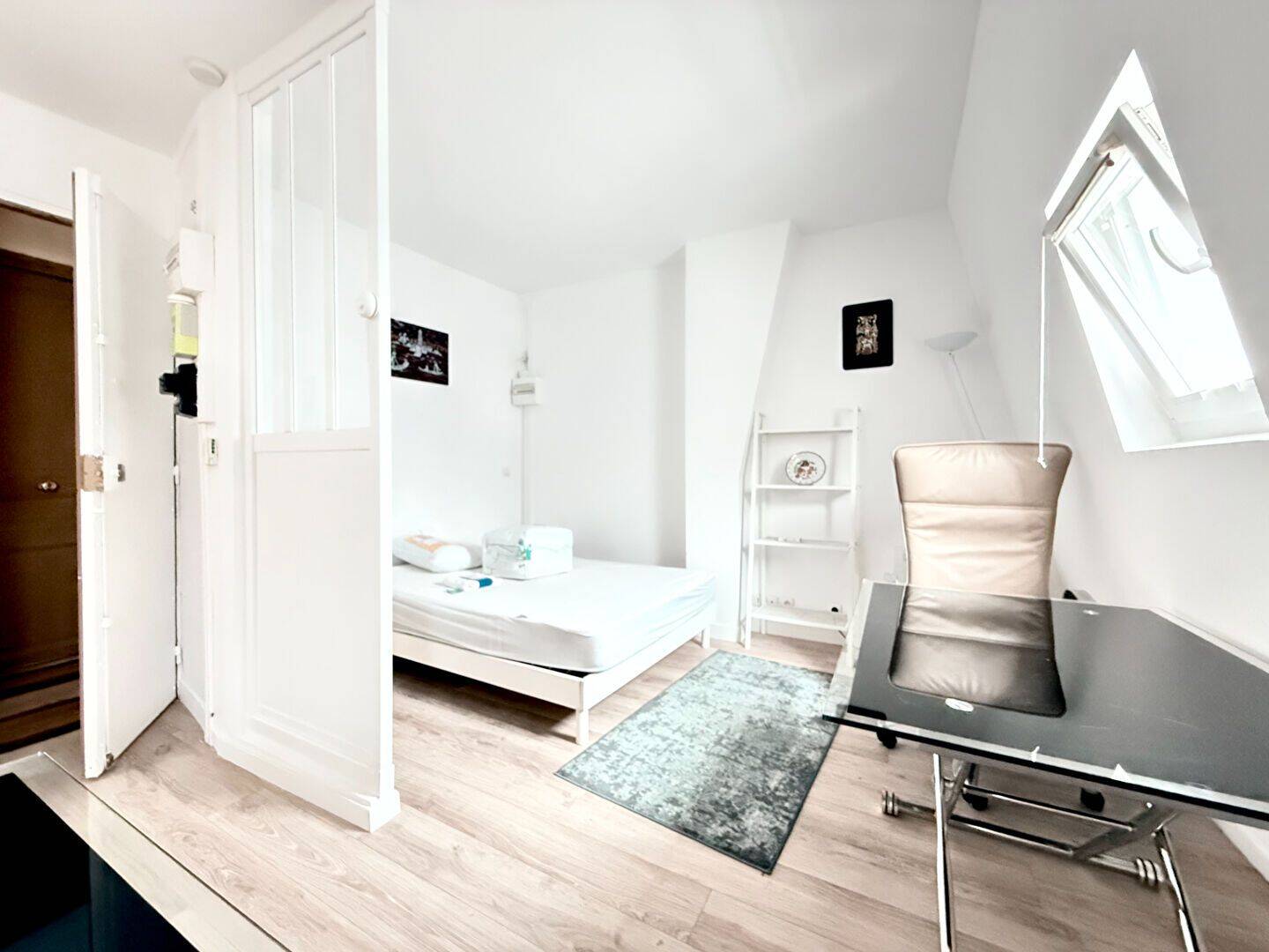 Appartement 1 pièce 30 m² · à Paris 17ème Arrondissement · 30 m² · 1 345 €/mois