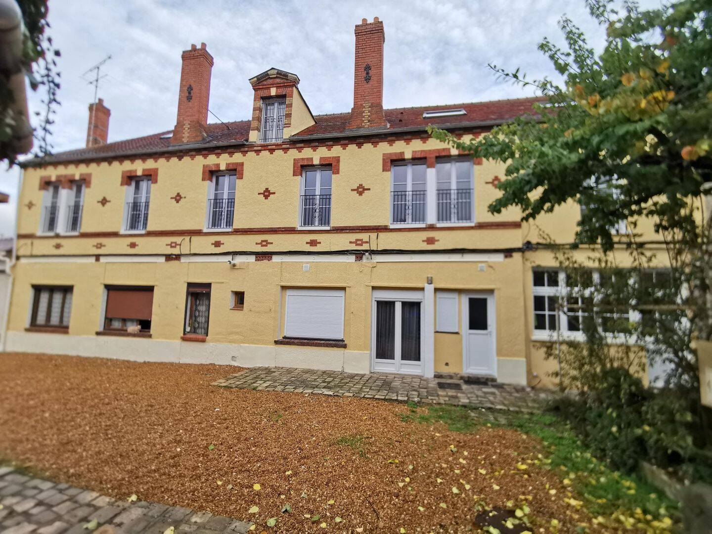 Appartement 3 pièces 70 m² · à Épernon · 70 m² · 865 €