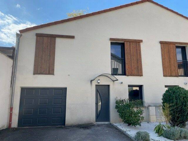 Maison 5 pièces 133 m² · à Saint-Genis-Laval · 133 m² · 1 700 €