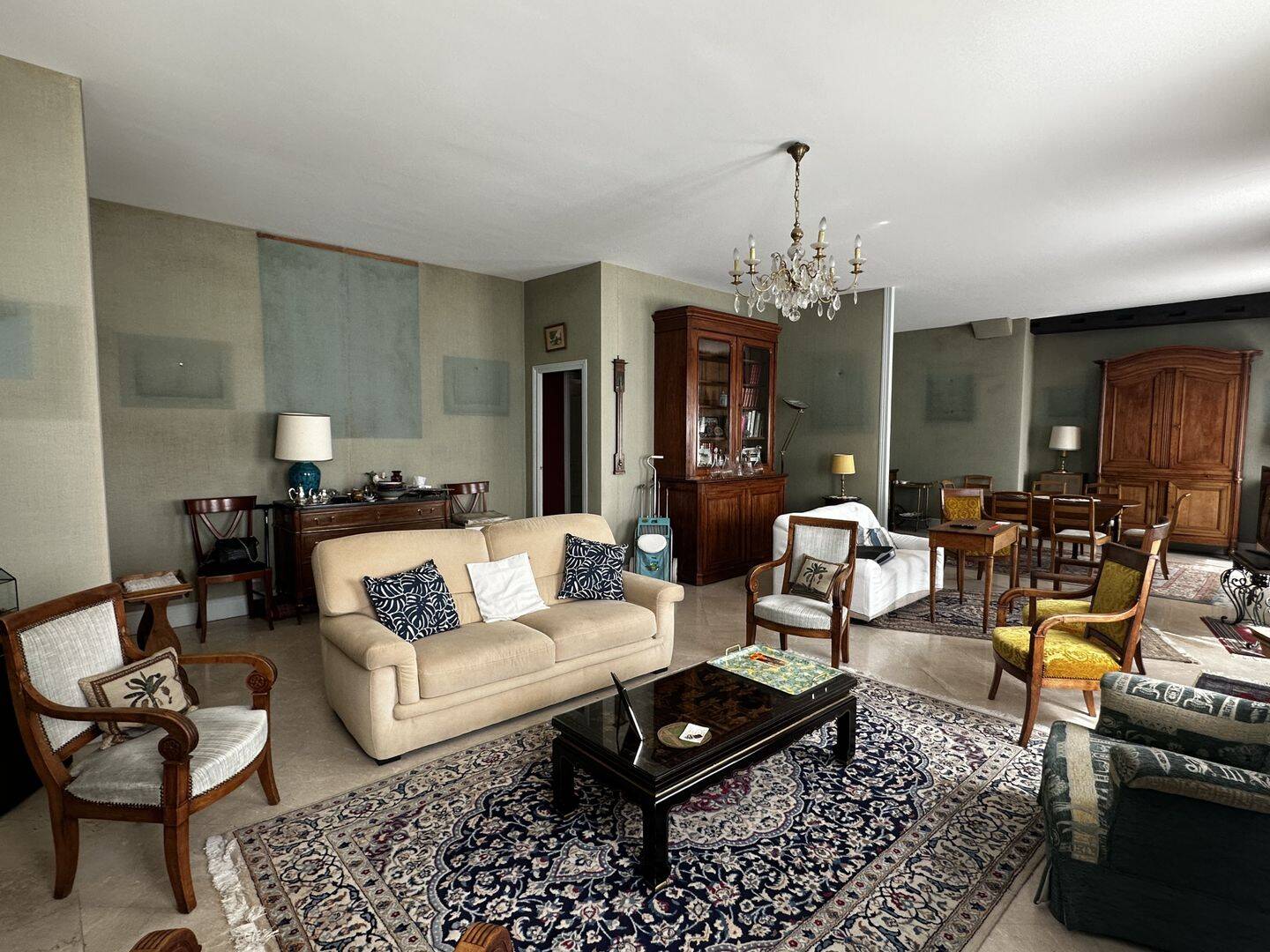 Appartement 8 pièces 197 m² · à Nevers · 197 m² · 296 800 €