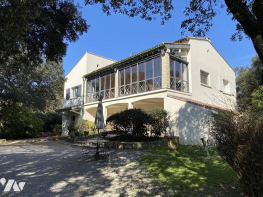 Maison à vendre 795 000 € 11 pièces 5 chambres 250 m² 3 000 m² de terrain Nîmes 30900