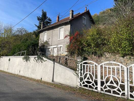 Maison à vendre 99 000 € 8 pièces 6 chambres 206 m² 3 241 m² de terrain Capdenac 46100