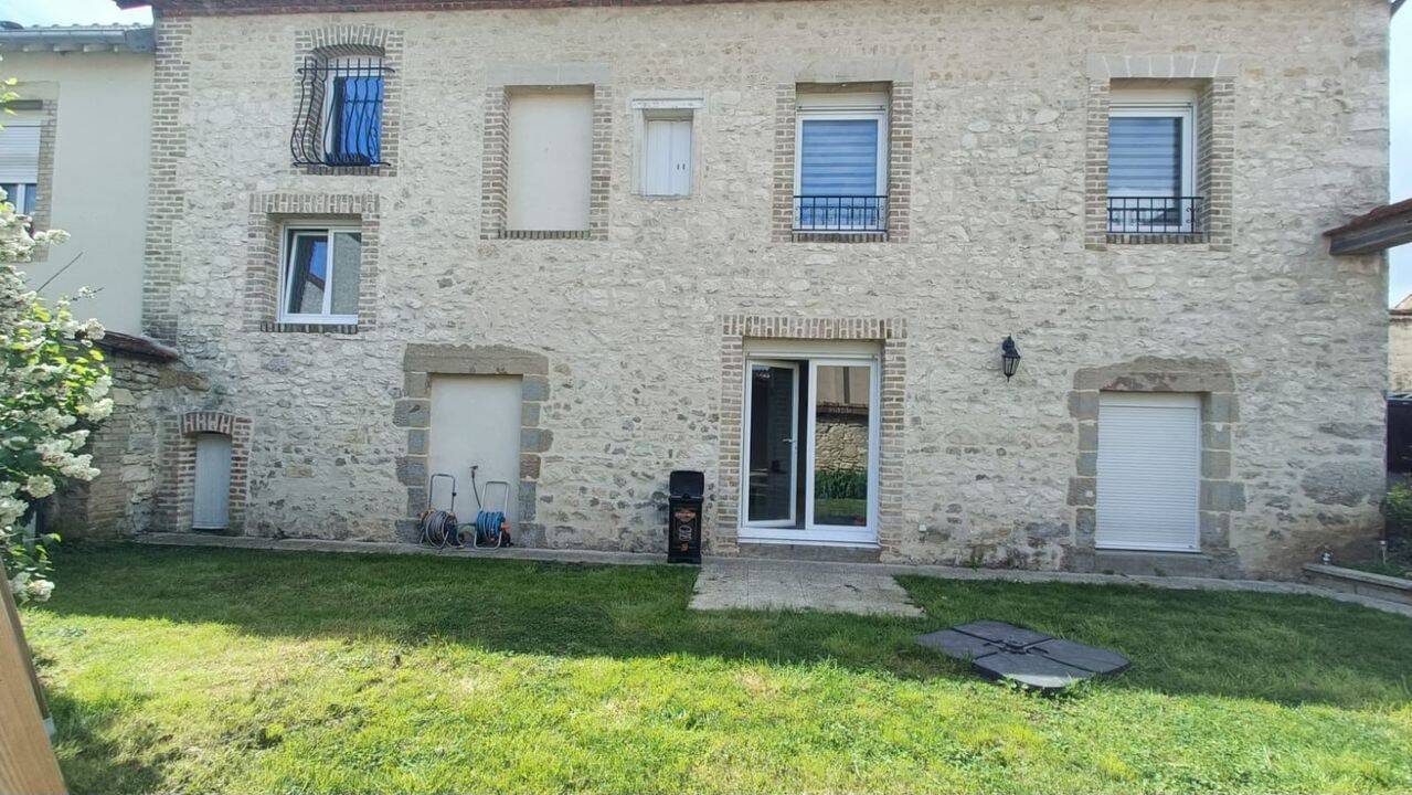 Maison 5 pièces 135 m² · à Vrigny · 135 m² · 1 450 €