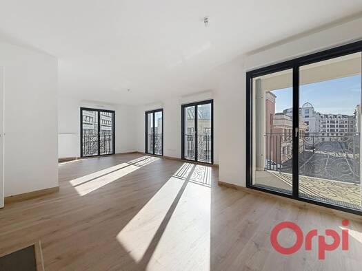 Appartement à louer 1 791 € 4 pièces 3 chambres 83,9 m² Étage 1/6 Clamart 92140