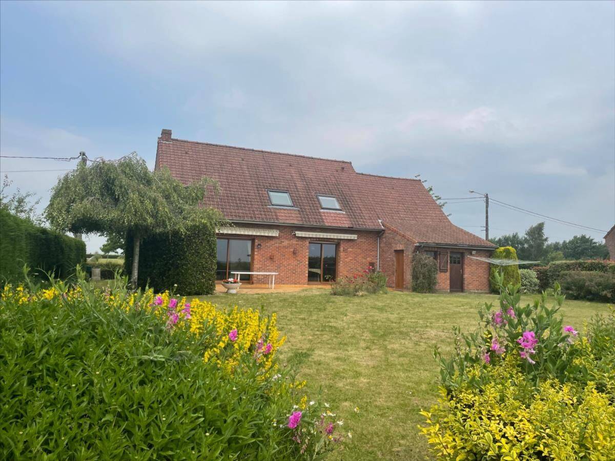 Maison 6 pièces 134 m² · à Bailleul · 134 m² · 349 900 €