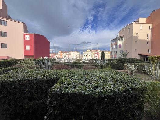 Appartement à louer 460 € 2 pièces 1 chambre 23,5 m² RDC Agde 34300