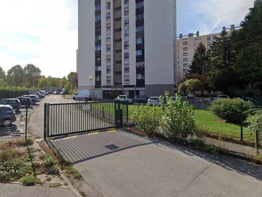 Parking à vendre 4 900 € Le Pont-de-Claix 38800