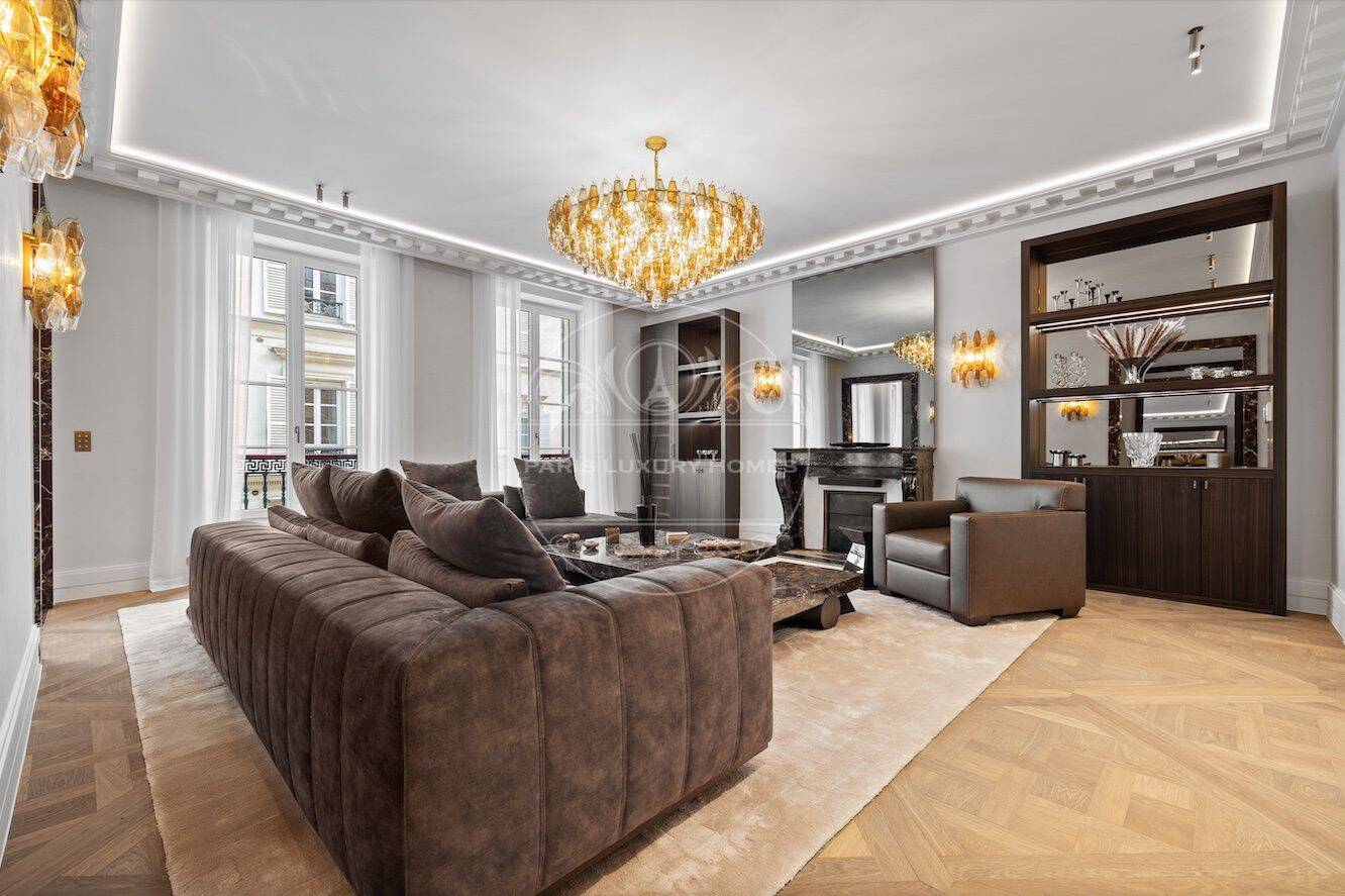 Appartement 5 pièces 163 m² · à Paris 1er Arrondissement · 163 m² · 4 880 000 €