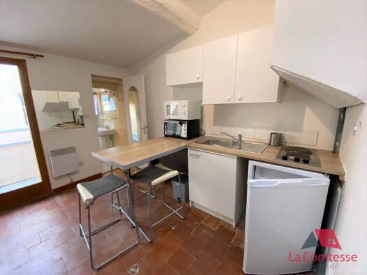 Appartement à louer 575 € 1 pièce 21,7 m² Étage 3/3 Aix-en-Provence 13100