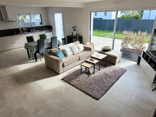 Maison à louer 1 550 € 6 pièces 4 chambres 120 m² 230 m² de terrain Cote Ouest Treillières 44119