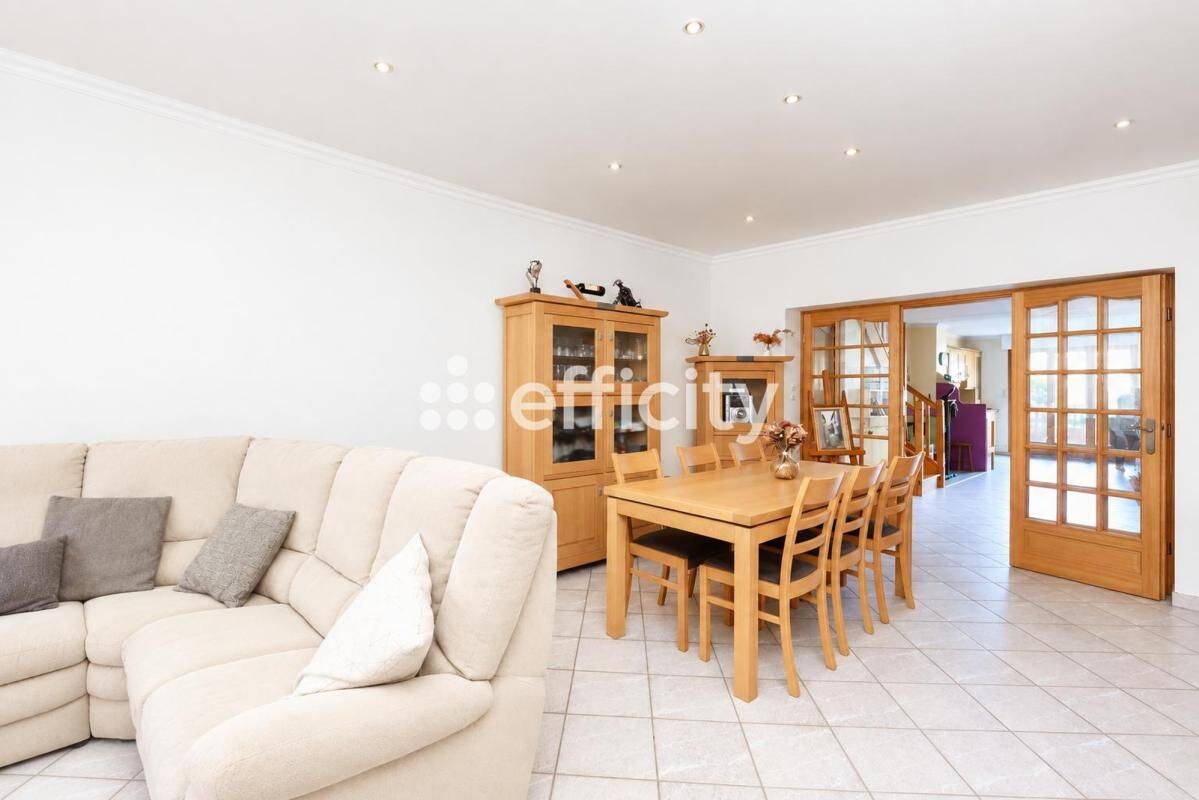 Maison 6 pièces 140 m² · à Croix · 140 m² · 384 000 €