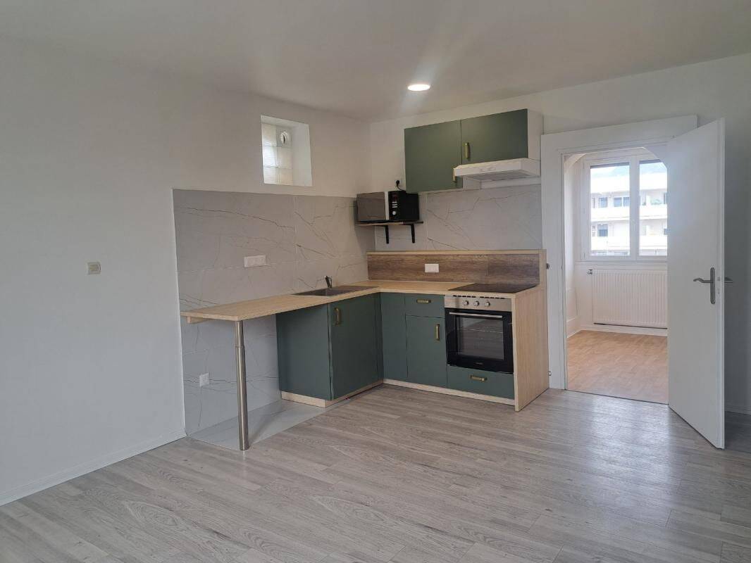 Appartement 2 pièces 32 m² · à Fontaine · 32 m² · 556 €/mois
