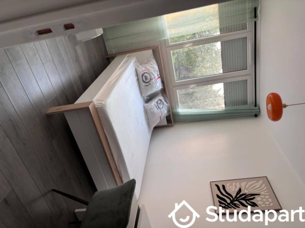 1 pièce 18 m² · à Orly · 18 m² · 580 €