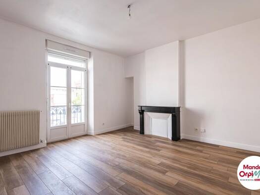 Immeuble à vendre 218 900 € 115 m² Centre Est Épernay 51200