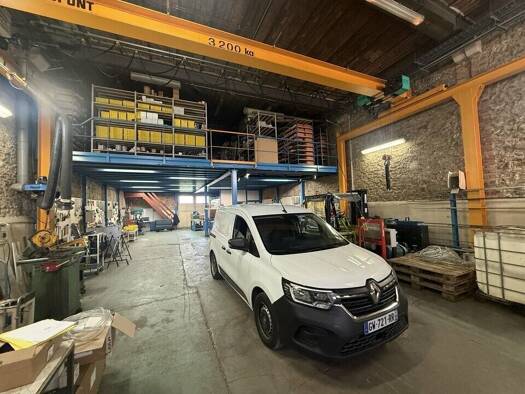 Local d'activités à vendre 750 000 € 620 m² d'espace de stockage Argenteuil 95100