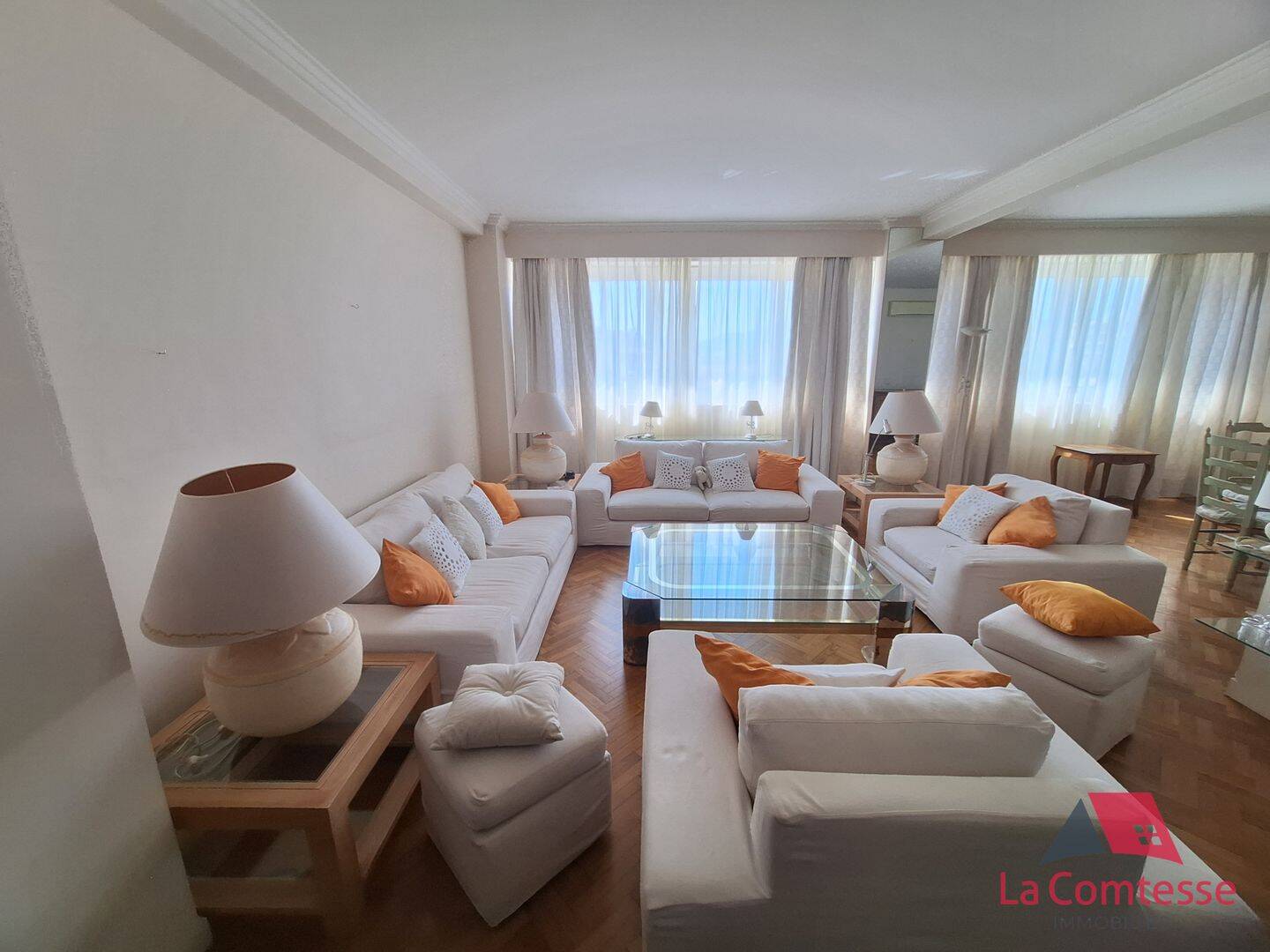 Appartement 4 pièces 140 m² · à Marseille 8ème Arrondissement · 139,6 m² · 3 000 €/mois
