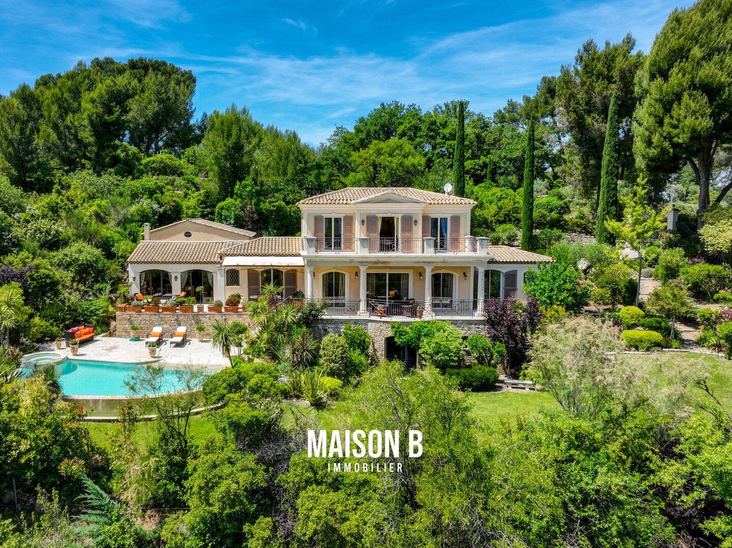 Maison 7 pièces 297 m² · à Roquevaire · 297 m² · 1 900 000 €