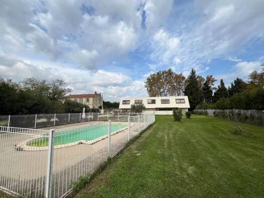 Appartement à vendre 150 000 € 3 pièces 2 chambres 64 m² Étage 1/1 Barbentane 13570