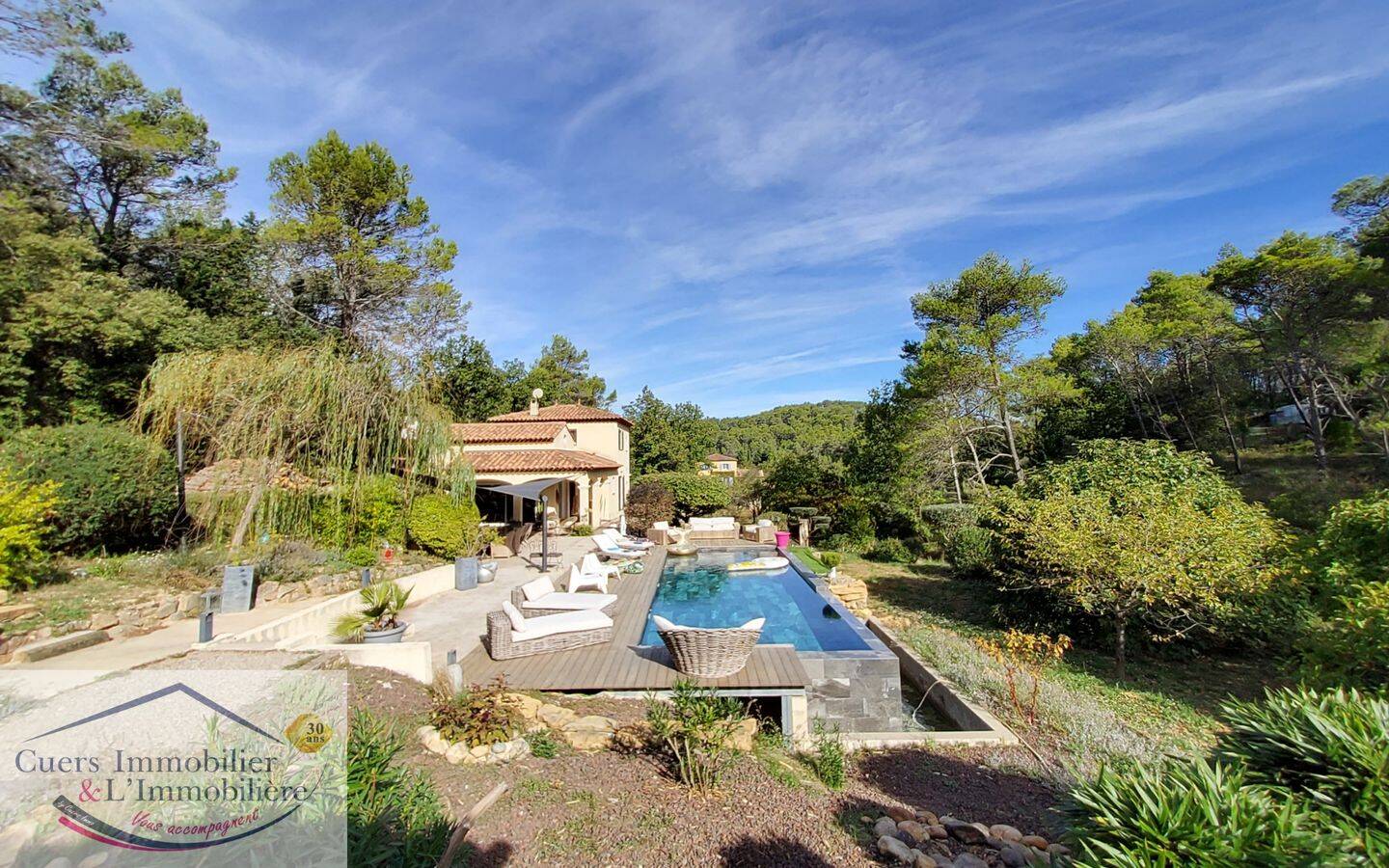 Maison 8 pièces 200 m² · à Carnoules · 200 m² · 695 000 €
