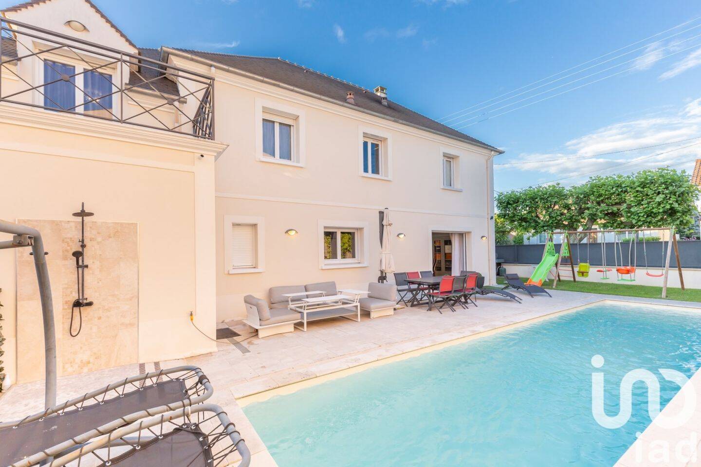 Maison 7 pièces 180 m² · à Paray-Vieille-Poste · 180 m² · 3 960 €