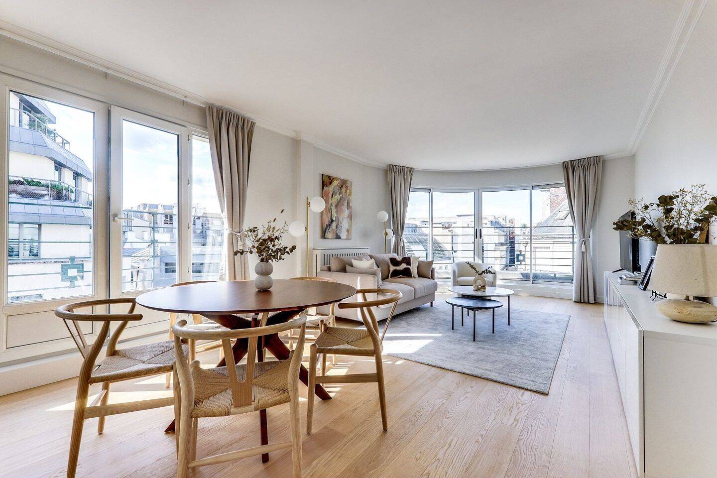 Appartement 2 pièces 70 m² · à Paris 8ème Arrondissement · 70 m² · 4 300 €/mois