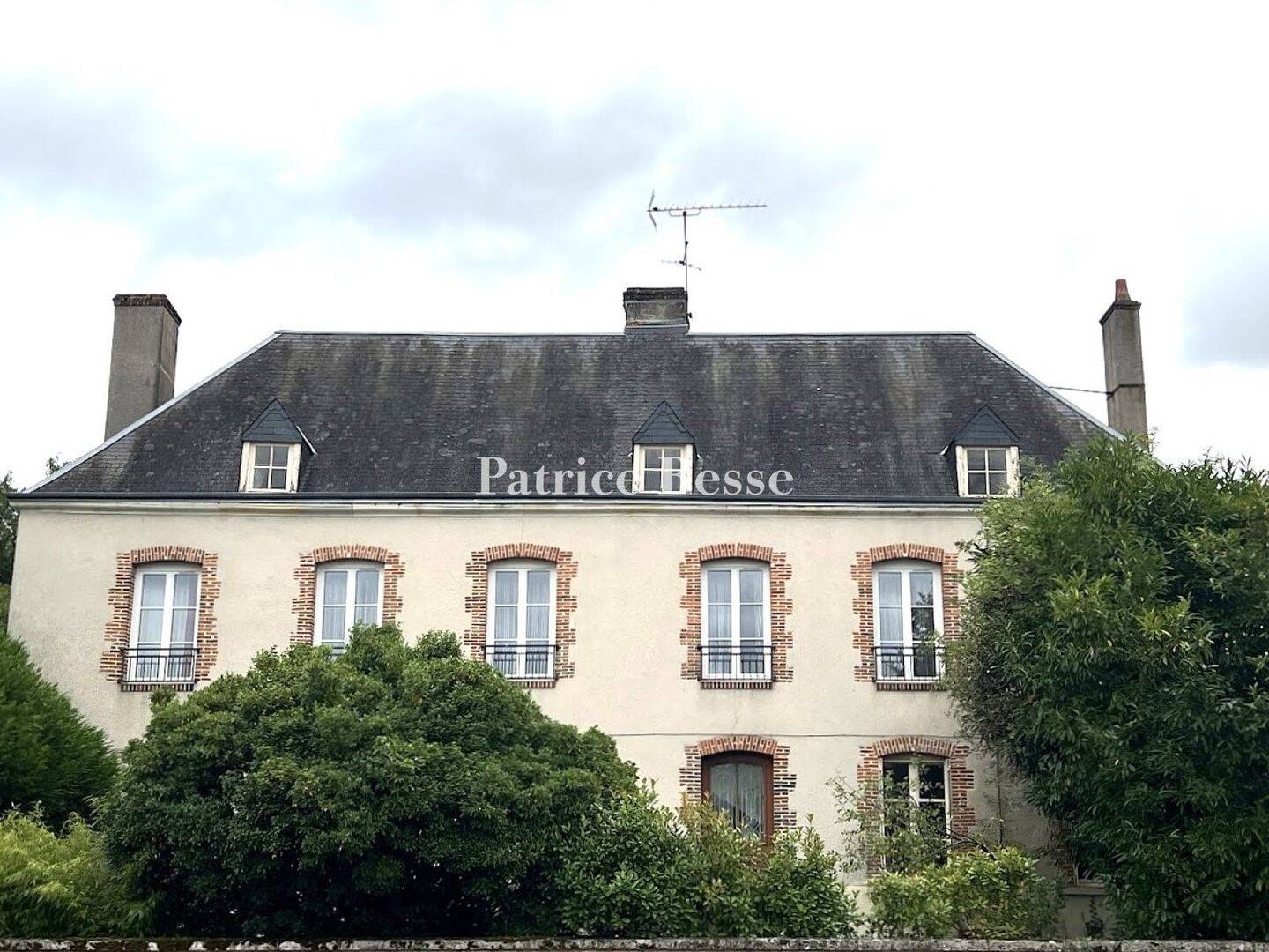 Maison 8 pièces 370 m² · à Vendôme · 370 m² · 450 000 €